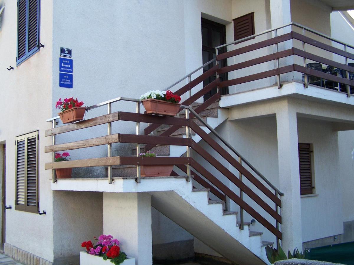 Apartments Sestan Novalja Luaran gambar